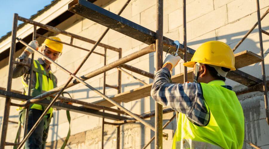 Professional gutter cleaning in Empire, CA